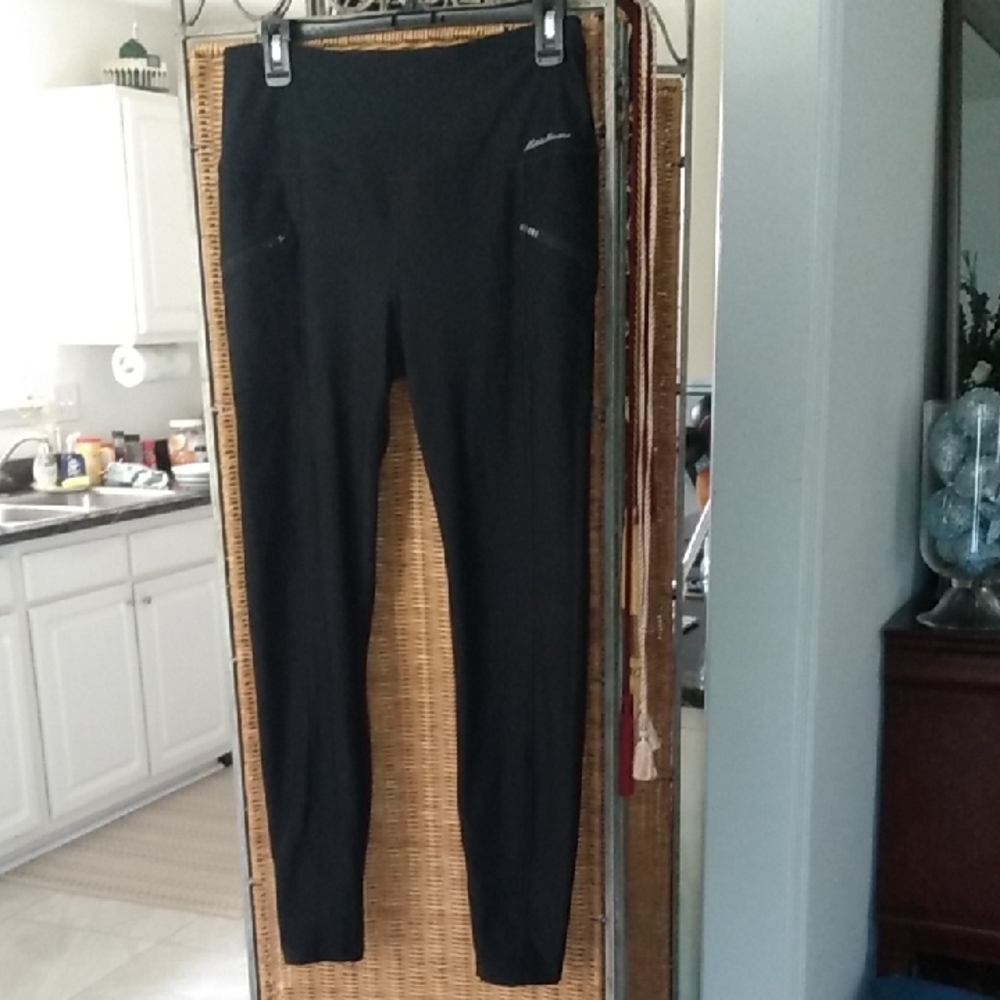 Eddie Bauer Leggings Zip Pockets and an inner Slip Pocket - Picture 14 of 15